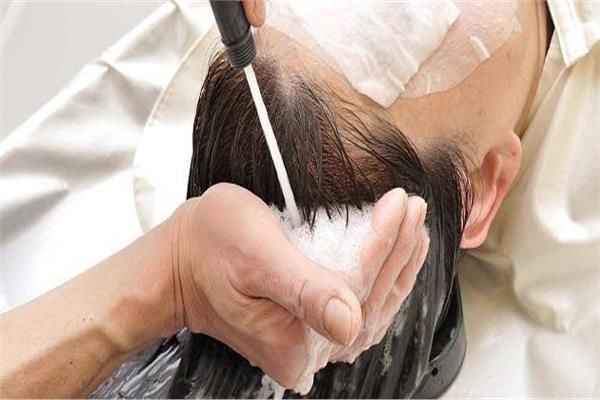 وصفات طبيعية لتنظيف فروة الرأس والتخلص من الجلد الميت