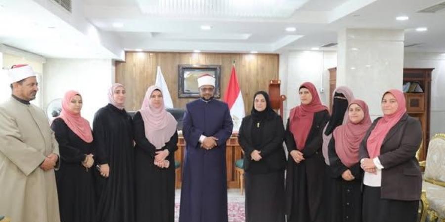 واعظات الأزهر يؤدين العزاء لأسر ضحايا حادث الطريق الإقليمي بالمنوفية |صور - لايف نيوز