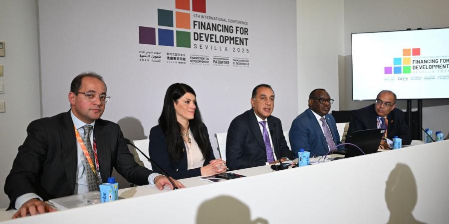مدبولي من إسبانيا: الحكومة تلتزم بخفض نسبة الدين العام من الناتج المحلي الإجمالي - لايف نيوز