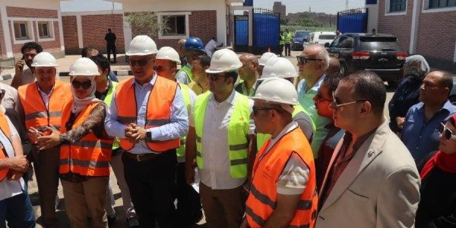 محافظ القليوبية يتفقد محطة معالجة صرف صحي نامول بطوخ بتكلفة 141 مليون جنيه - لايف نيوز