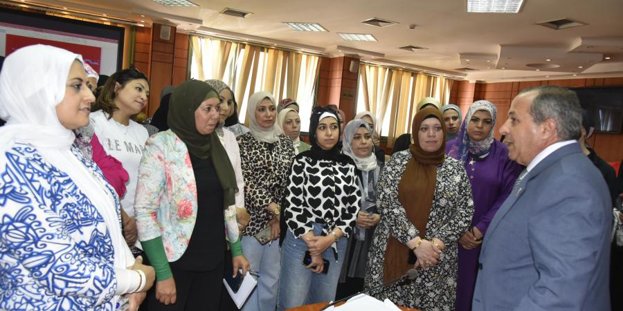 محافظ بورسعيد يتابع فعاليات تنفيذ برنامج المرأة تقود - لايف نيوز