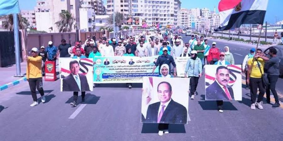 بمسيرة على الكورنيش وعروض بحرية لليخوت.. مطروح تحتفل بذكرى 30 يونيو - لايف نيوز