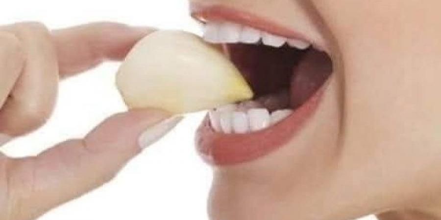 لن تتوقع .. تناول الثوم النيئ يحميك من مرض خطير - لايف نيوز