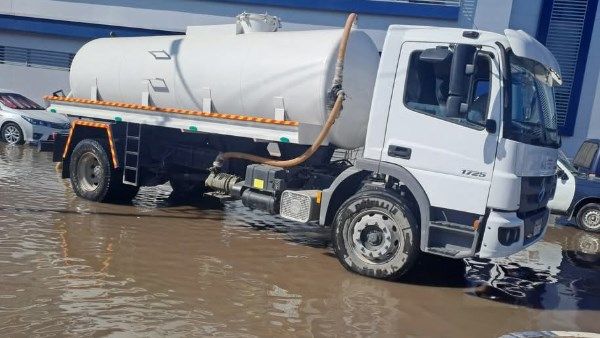 سوء الأحوال الجوية.. طوارئ في كفر الشيخ لكسح مياه الأمطار ببلطيم | صور سوء الأحوال الجوية.. طوارئ في كفر الشيخ لكسح مياه الأمطار ببلطيم | صور