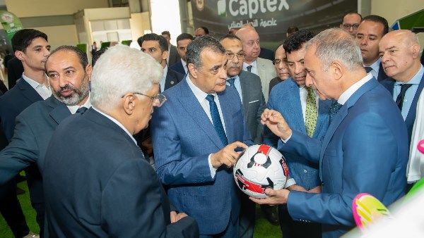 وزير الإنتاج الحربي: مصنع النجيل الصناعي يعد الأول من نوعه في أفريقيا والشرق الأوسط