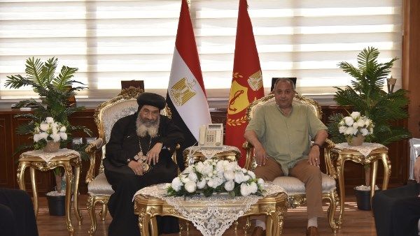 مطران بورسعيد يرأس وفدا كنسيا لتقديم التهاني للمحافظ بمناسبة عيد الأضحى مطران بورسعيد يرأس وفدا كنسيا لتقديم التهاني للمحافظ بمناسبة عيد الأضحى