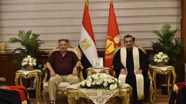 محافظ بورسعيد يستقبل راعي الكنيسة الإنجيلية لتهنئة بعيد الأضحى محافظ بورسعيد يستقبل راعي الكنيسة الإنجيلية لتهنئة بعيد الأضحى