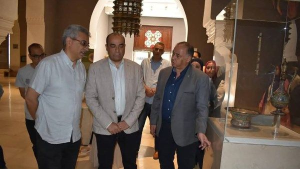 أمين الأعلى للآثار يزور متحف الفن الإسلامي لمتابعة سير العمل وتطوير الأداء أمين الأعلى للآثار يزور متحف الفن الإسلامي لمتابعة سير العمل وتطوير الأداء