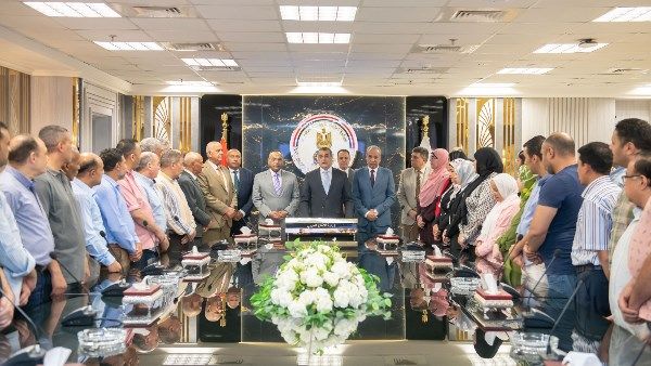 وزير الإنتاج الحربي: نعمل على تطبيق مبادئ الحوكمة ودعم القيادة السياسية وراء تقدم الشركات وزير الإنتاج الحربي: نعمل على تطبيق مبادئ الحوكمة ودعم القيادة السياسية وراء تقدم الشركات