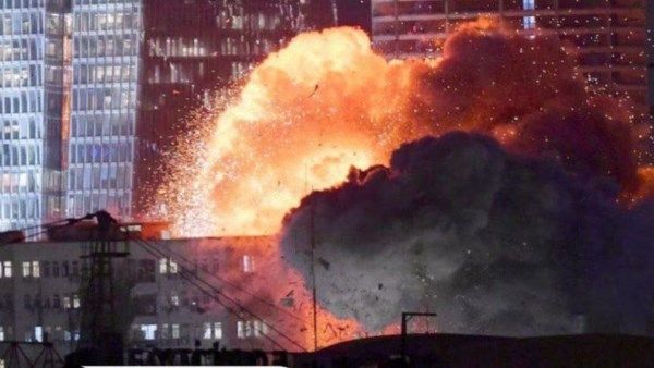 الدفاعات الجوية الإيرانية تتصدى لهجمات إسرائيلية فجر اليوم بمطار مهر آباد الدفاعات الجوية الإيرانية تتصدى لهجمات إسرائيلية فجر اليوم بمطار مهر آباد