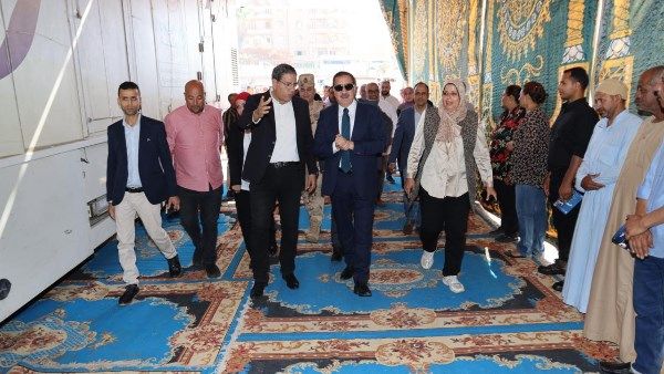 محافظ المنوفية يدشن مبادرة الكشف المبكر عن الأورام السرطانية.. والعلاج بالمجان محافظ المنوفية يدشن مبادرة الكشف المبكر عن الأورام السرطانية.. والعلاج بالمجان
