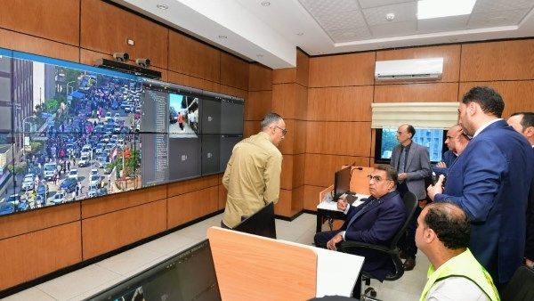محافظ الدقهلية يتابع انطلاق امتحانات الثانوية العامة من غرفة الطوارئ بالمحافظة محافظ الدقهلية يتابع انطلاق امتحانات الثانوية العامة من غرفة الطوارئ بالمحافظة