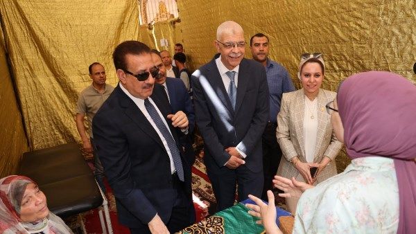 محافظ المنوفية ورئيس الجامعة يدشنان القافلة الطبية المتكاملة بمنشأة سلطان لتقديم الخدمات الصحية والعلاجية للأهالي