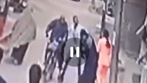 بعد فيديو الضرب الصادم | اعرف ماذا حدث مع العاطل المعتدي على سيدة طنطا بعد فيديو الضرب الصادم | اعرف ماذا حدث مع العاطل المعتدي على سيدة طنطا