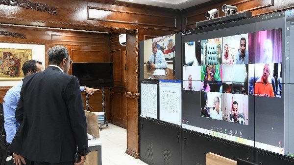 عبر الشبكة الوطنية للطوارئ.. محافظ قنا يتابع سير امتحانات الثانوية العامة عبر الشبكة الوطنية للطوارئ.. محافظ قنا يتابع سير امتحانات الثانوية العامة