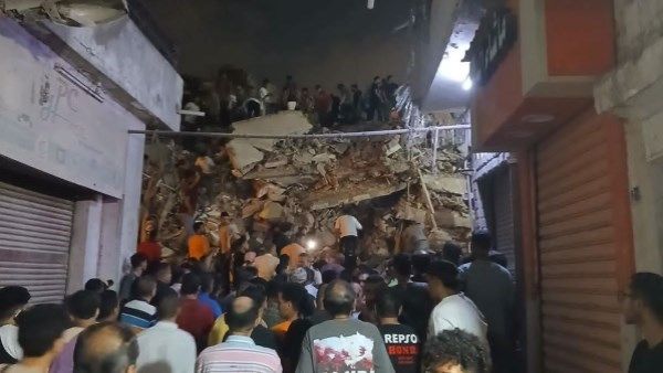ارتفاع عدد ضحايا عقار السيدة زينب المنكوب إلى 4 قتلى و9 مصابين ارتفاع عدد ضحايا عقار السيدة زينب المنكوب إلى 4 قتلى و9 مصابين