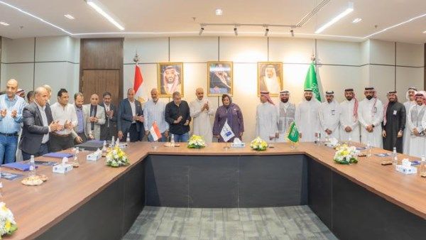 بعد تنفيذها برامج الاقتصادي والفاخر.. تكريم بعثة الحج السياحي بعد تنفيذها برامج الاقتصادي والفاخر.. تكريم بعثة الحج السياحي