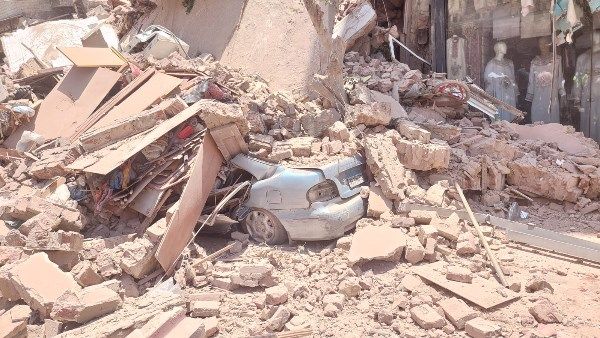 إنقاذ سيدة وصغير من عقار شبرا بالقاهرة.. صور إنقاذ سيدة وصغير من عقار شبرا بالقاهرة.. صور