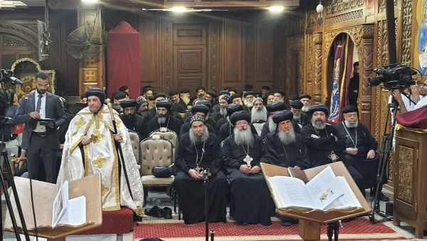 بحضور لفيف من الأساقفة.. حفل استقبال نيافة الأنبا أولوجيوس في قطاع كنائس عين شمس بحضور لفيف من الأساقفة.. حفل استقبال نيافة الأنبا أولوجيوس في قطاع كنائس عين شمس