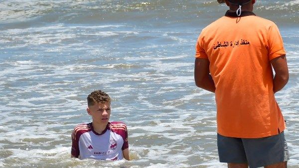 المحافظ يوجه بالمرور الدوري بطول شاطئ بورسعيد لرصد أي حالة غرق أو طوارئ .. صور المحافظ يوجه بالمرور الدوري بطول شاطئ بورسعيد لرصد أي حالة غرق أو طوارئ .. صور