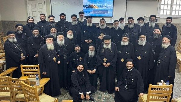 بحضور الأنبا رافائيل.. انعقاد اجتماع مجمع كهنة كنائس وسط القاهرة بحضور الأنبا رافائيل.. انعقاد اجتماع مجمع كهنة كنائس وسط القاهرة