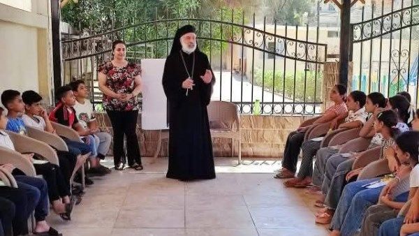 الأنبا باسيليوس يتفقد مؤتمر المرحلة الابتدائية لكنيستي السيدة العذراء والقديسة تريزا بالحواصلية الأنبا باسيليوس يتفقد مؤتمر المرحلة الابتدائية لكنيستي السيدة العذراء والقديسة تريزا بالحواصلية