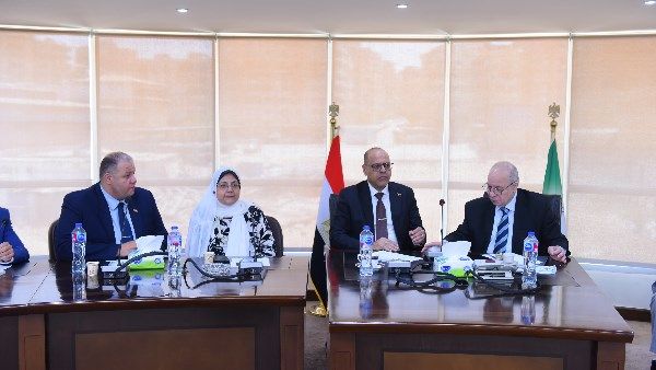 وزير العمل: توسيع قاعدة بيانات العمالة غير المنتظمة لتعزيز إجراءات الدعم وزير العمل: توسيع قاعدة بيانات العمالة غير المنتظمة لتعزيز إجراءات الدعم