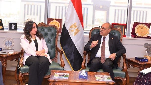 وزير العمل: دراسة توفير تدريبات لغة للعمالة المؤهلة للسفر إلى الخارج وزير العمل: دراسة توفير تدريبات لغة للعمالة المؤهلة للسفر إلى الخارج