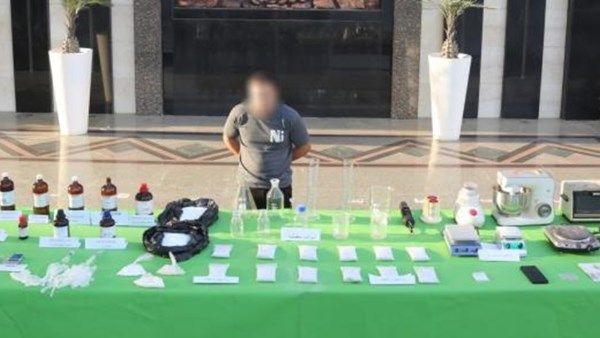 بضاعة بـ4 ملايين جنيه.. الداخلية تداهم وكر تصنيع مخدر الميفدرون بالقليوبية بضاعة بـ4 ملايين جنيه.. الداخلية تداهم وكر تصنيع مخدر الميفدرون بالقليوبية