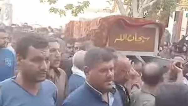 وسط حالة من الحزن.. أهالي ميت كنانة بالقليوبية يشيعون جثمان شهيد الواجب وسط حالة من الحزن.. أهالي ميت كنانة بالقليوبية يشيعون جثمان شهيد الواجب
