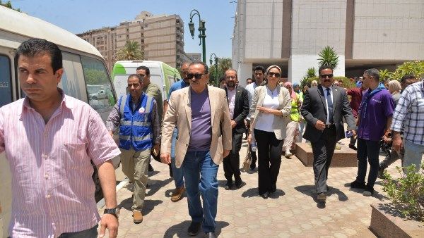 تزامنًا مع اليوم العالمي .. محافظ أسيوط يطلق حملة للتبرع بالدم تزامنًا مع اليوم العالمي .. محافظ أسيوط يطلق حملة للتبرع بالدم