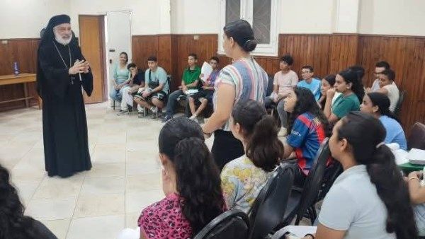 الأنبا باسيليوس يتفقد مؤتمر المرحلة الإعدادية بكنيسة مار مرقس بالمنيا