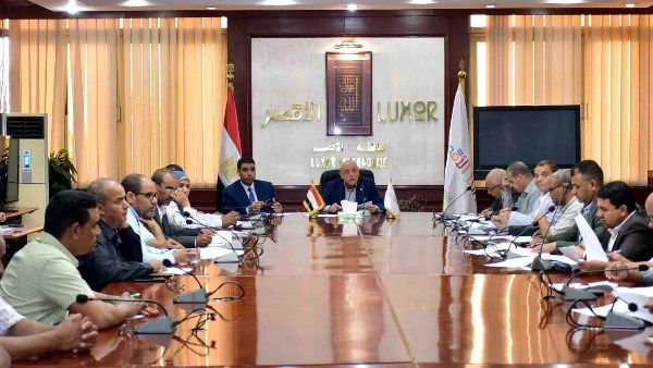 التقنين والمتغيرات المكانية..محافظ الأقصر يوجه بسرعة إنجاز الملفين التقنين والمتغيرات المكانية..محافظ الأقصر يوجه بسرعة إنجاز الملفين