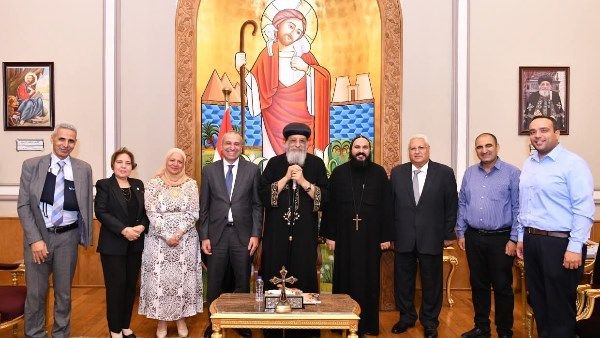 البابا تواضروس يستقبل وفد البنك الزراعي المصري البابا تواضروس يستقبل وفد البنك الزراعي المصري