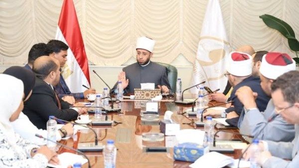 وزير الأوقاف يبحث مع وفد وزير الأوقاف يبحث مع وفد