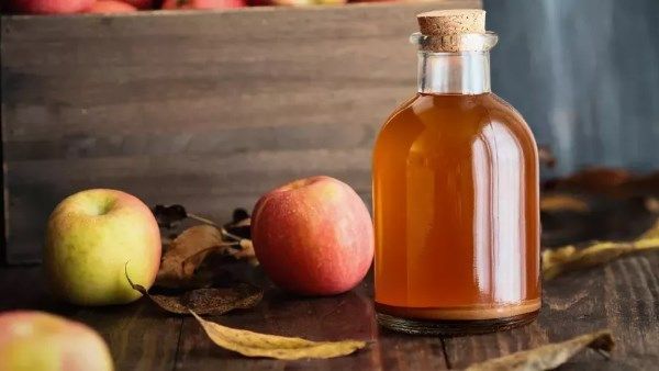 فوائد خل التفاح: كنز طبيعي لصحتك وجمالك
