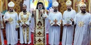 الأنبا باسيليوس يمنح الدرجة الإيبودياكونية للشماس أكرم شوقي بكنيسة مار مرقس بالمنيا - لايف نيوز