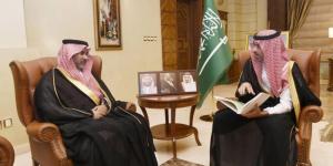 مُحافظ جدة يستقبل مدير المركز الوطني للرقابة على الالتزام البيئي بمنطقة مكة المكرمة - لايف نيوز