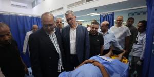 بدوي وجبران يطمئنان على الناجين من حادث بارج خليج السويس - لايف نيوز