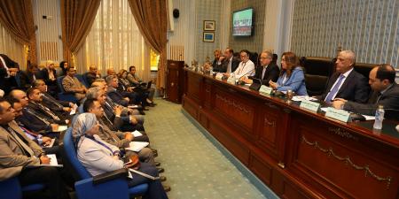 وزيرة التنمية المحلية تستعرض جهود الوزارة لتنفيذ المنظومة المتكاملة لإدارة المخلفات الصلبة - لايف نيوز
