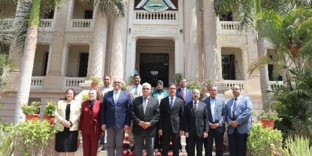 وزير التعليم العالي ومحافظ القليوبية ورئيس جامعة بنها يفتتحون عددا من المشروعات التعليمية والصحية بالجامعة - لايف نيوز