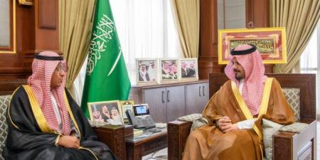 أمير المدينة يطَّلع على تقرير الإلزام البيئي - لايف نيوز