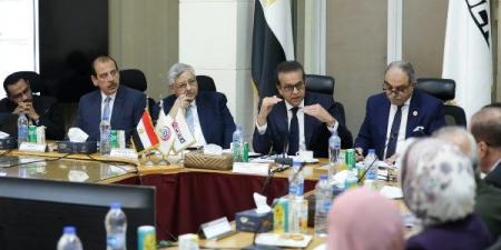 وزير الصحة يترأس اجتماعي الجمعية العامة لشركة «ڤاكسيرا» - لايف نيوز