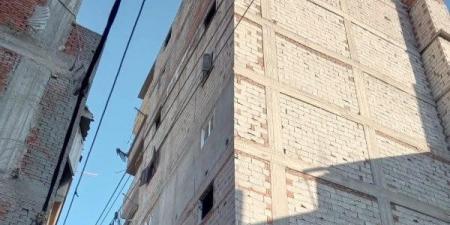 تحرك عاجل بشأن عقار مائل يُشكل خطرًا داهمًا بالإسكندرية - لايف نيوز