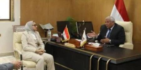 محافظ الوادي الجديد يتابع إجراءات رقمنة الخدمات الحكومية - لايف نيوز