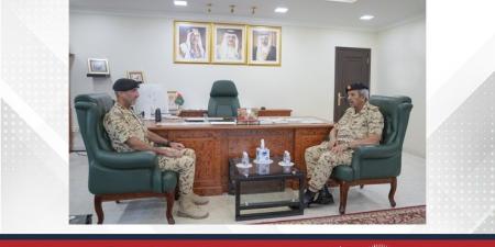 القائد العام لقوة دفاع البحرين يقوم بزيارة تفقدية لإحدى وحدات قوة دفاع البحرين ضمن زياراته الميدانية المستمرة لمختلف الأسلحة والوحدات للاطلاع على جاهزيتها القتالية واستعداداتها العسكرية والإدارية - لايف نيوز