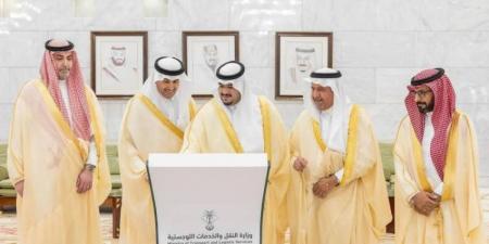 نائب أمير الرياض يُدشّن (6) مشاريع للطرق بالمنطقة بتكلفة بلغت (380) مليون ريال - لايف نيوز