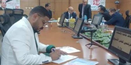 لجنة تلقى طلبات مرشحى مجلس الشيوخ تواصل عملها بأسوان ..شاهد - لايف نيوز