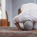 هل تجوز الصلاة بـ الفانلة الحمالات بسبب الحر الشديد؟.. الإفتاء تجيب - لايف نيوز