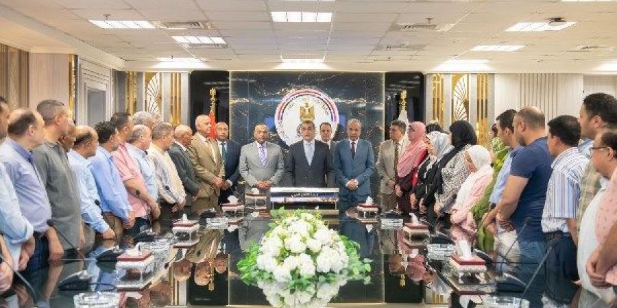 وزير الإنتاج الحربي يؤكد حرصه على المتابعة الميدانية لجميع الشركات والوحدات - لايف نيوز